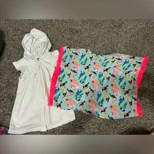 Colorful Parrot Print Cover-Up with White Hooded Towel